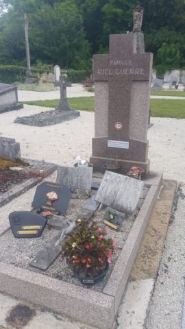Tombe Riel André